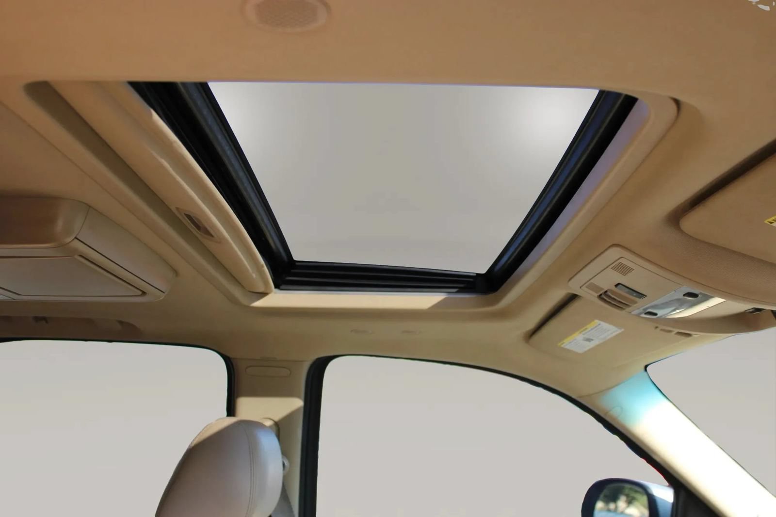 Used 2013 GMC Yukon Denali AWD/4WD image 2