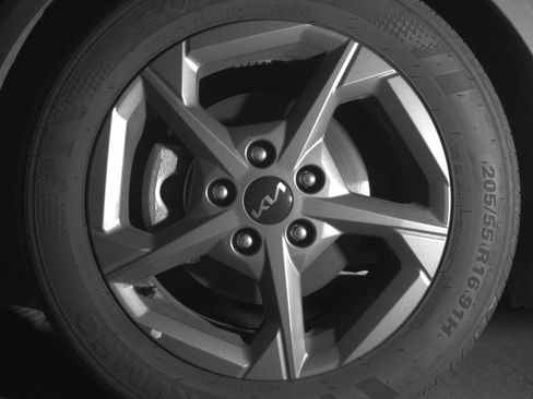 Used 2025 Kia K4 LXS image 12