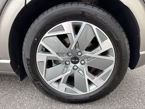 Used 2024 Genesis GV60 RWD image 10