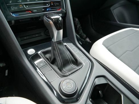 New 2026 Volkswagen Taos SE AWD/4WD image 11