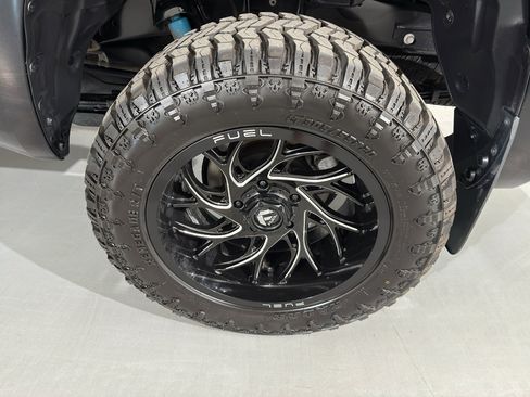 Used 2017 Toyota Tundra Limited image 6