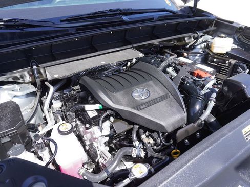 Used 2023 Toyota Highlander XSE image 4