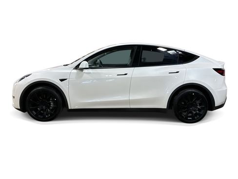 Certified 2023 Tesla Model Y Long Range AWD/4WD image 3