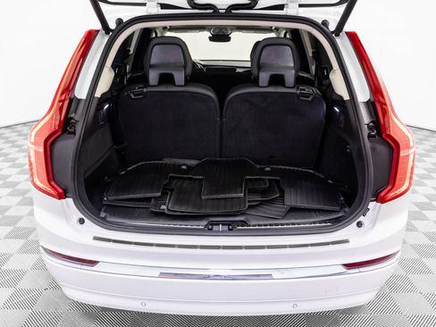 Used 2024 Volvo XC90 B6 Ultimate w/ Protection Package image 33