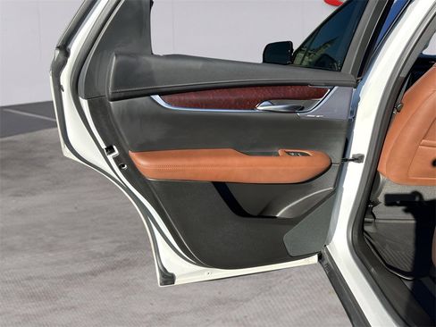 Used 2023 Cadillac XT5 Sportv image 25