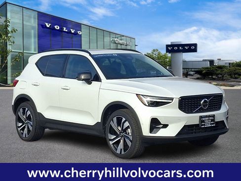 Certified 2025 Volvo XC40 B5 Plus w/ Protection Package Premier image 1