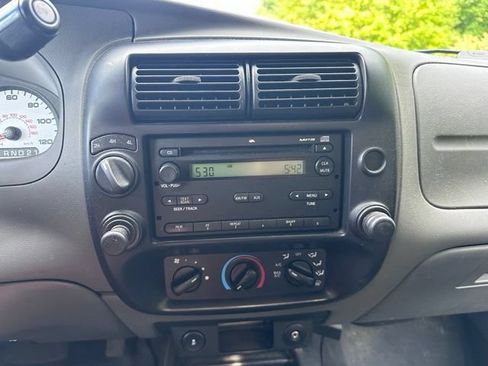 Used 2011 Ford Ranger Sport w/ Bright Trim Group AWD/4WD image 16