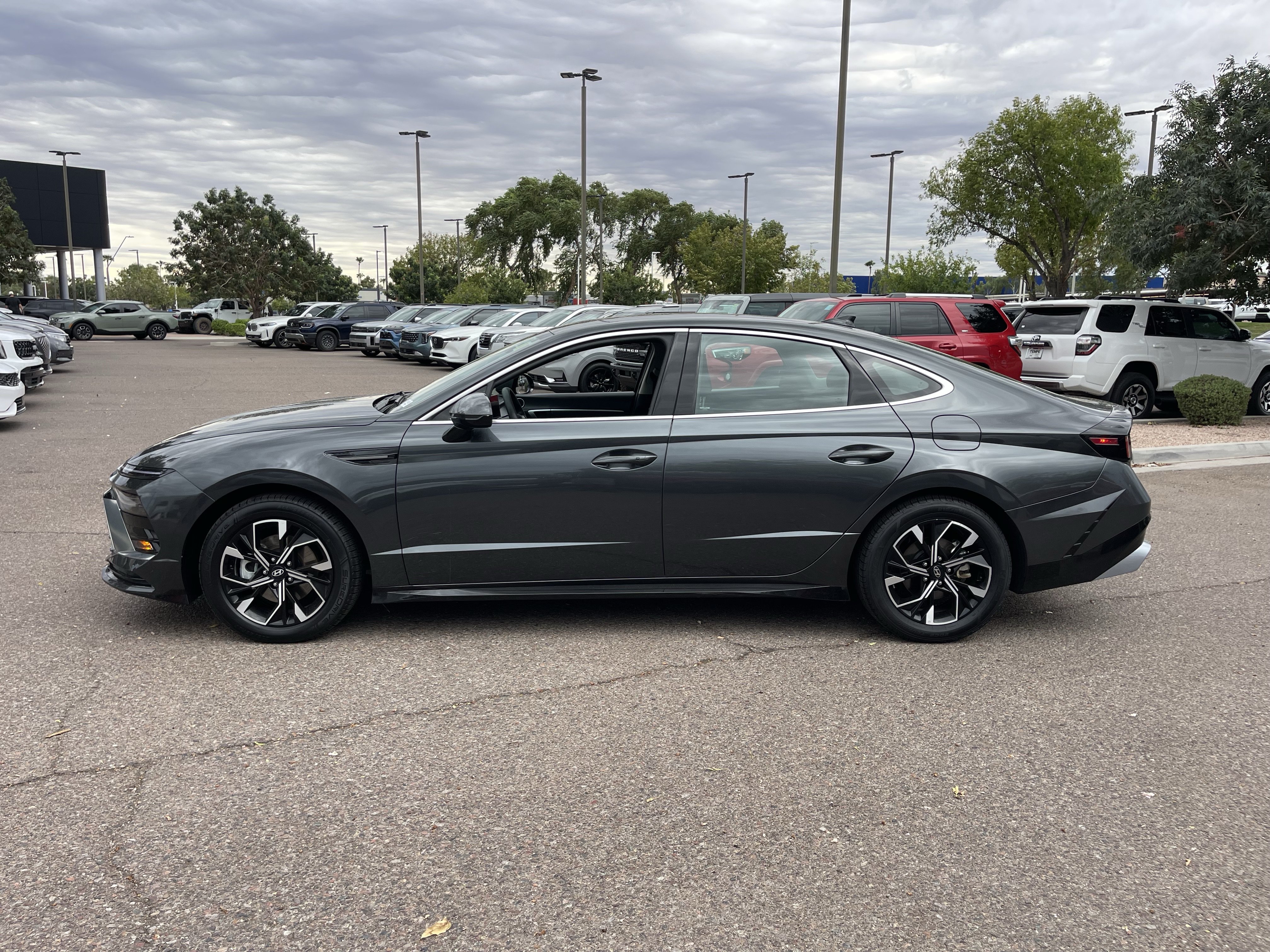 Used 2025 Hyundai Sonata SEL FWD image 3