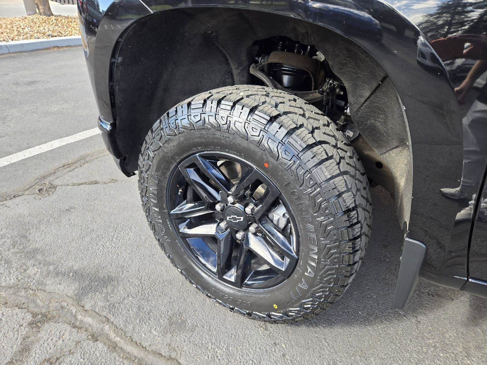 Used 2021 Chevrolet Silverado 1500 Custom Trail Boss w/ LPO, Dark Essentials Package AWD/4WD image 9