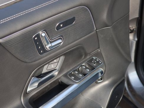 New 2026 Mercedes-Benz GLB 250 4MATIC image 24