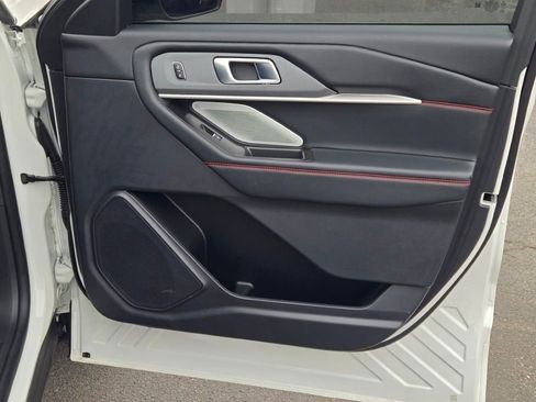 Certified 2025 Ford Explorer ST image 5