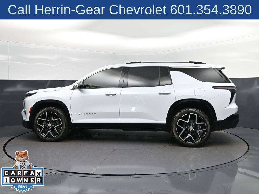 Used 2026 Chevrolet Traverse High Country FWD image 4