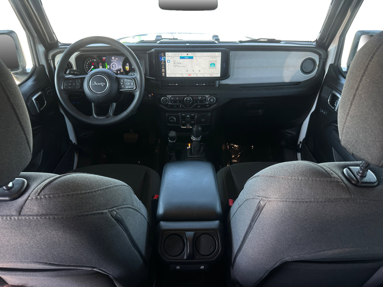 Used 2024 Jeep Wrangler Unlimited w/ Convenience Group AWD/4WD image 10