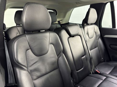 Used 2018 Volvo XC90 T8 Momentum w/ Convenience Package image 39