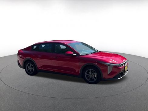 Used 2025 Kia K4 FWD image 2