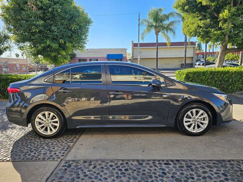 Used 2023 Toyota Corolla LE image 4