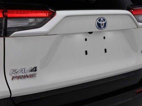 Used 2024 Toyota RAV4 SE image 8