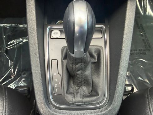 Used 2015 Volkswagen Jetta SE FWD image 17