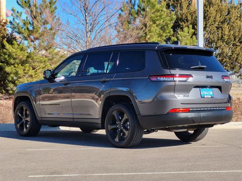 Used 2023 Jeep Grand Cherokee L Laredo image 7