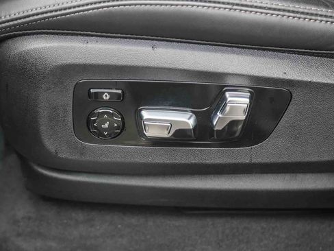 Used 2025 BMW X5 xDrive50e w/ Executive Package image 18