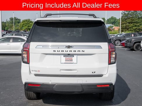 Used 2024 Chevrolet Suburban LT w/ Luxury Package AWD/4WD image 4