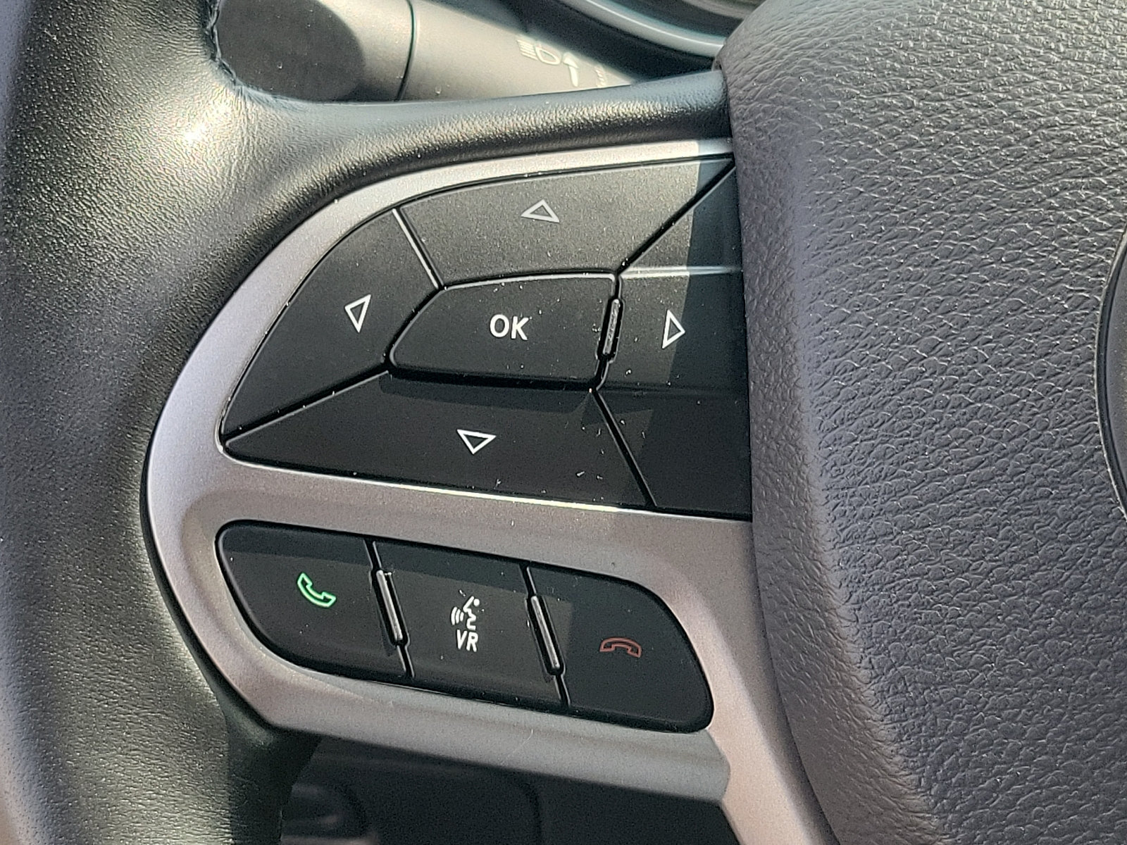 Used 2020 Jeep Cherokee Limited AWD/4WD image 22