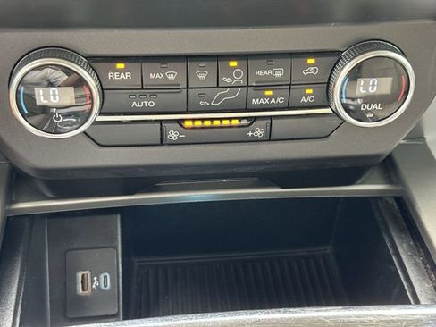 Used 2020 Ford Expedition XLT w/ Equipment Group 201A RWD image 26