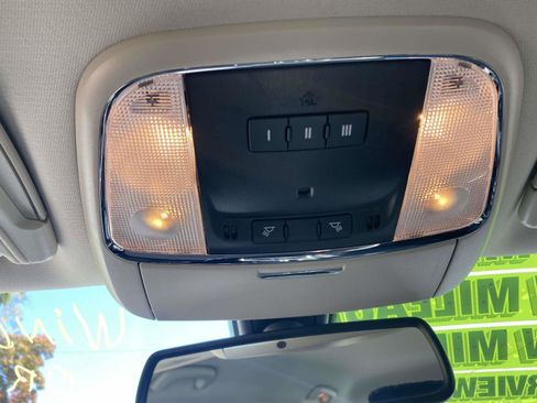 Used 2023 Chrysler 300 Touring L w/ Comfort Group image 28