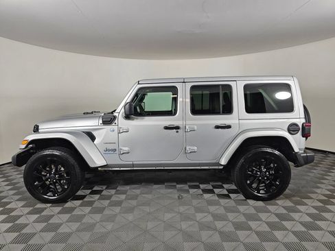 Used 2024 Jeep Wrangler Unlimited Sahara AWD/4WD image 6