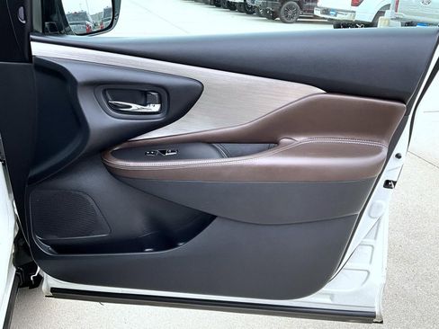 Used 2015 Nissan Murano Platinum w/ Platinum Technology Package AWD/4WD image 17