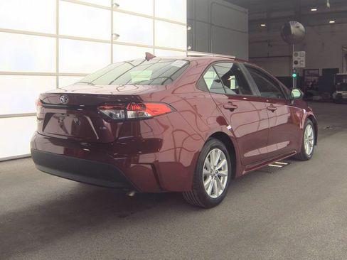 Used 2023 Toyota Corolla LE w/ LE Convenience Package image 6