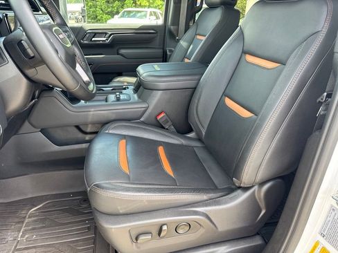 Used 2025 GMC Sierra 2500 AT4 w/ AT4 Preferred Package AWD/4WD image 8