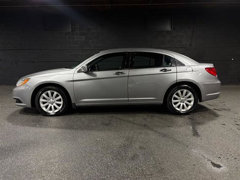 Used 2014 Chrysler 200 Limited w/ Sun/Sound Group image 2