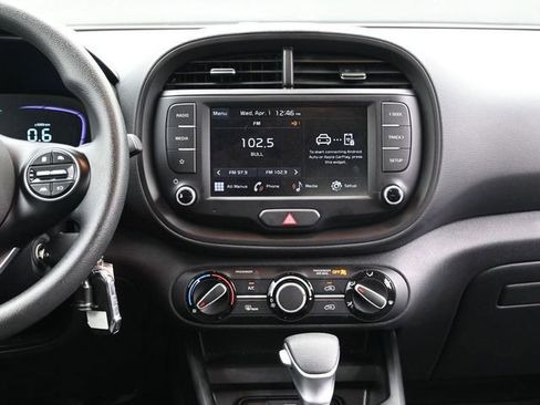 Used 2025 Kia Soul LX w/ LX Technology Package FWD image 11