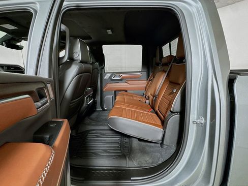 New 2026 GMC Sierra 2500 Denali Ultimate w/ LPO, Black Badging Package image 13