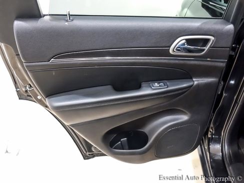 Used 2018 Jeep Grand Cherokee Limited w/ Luxury Group II image 28