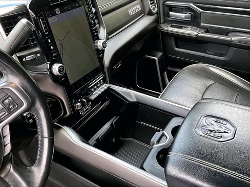 Used 2022 RAM 2500 Laramie AWD/4WD image 14