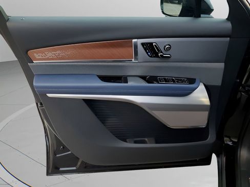 New 2026 Cadillac Vistiq Premium Luxury AWD/4WD image 28