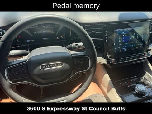 Used 2022 Jeep Wagoneer Series III w/ Rear Seat Video Group 1 RWD image 20