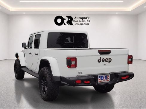Used 2021 Jeep Gladiator Rubicon AWD/4WD image 4