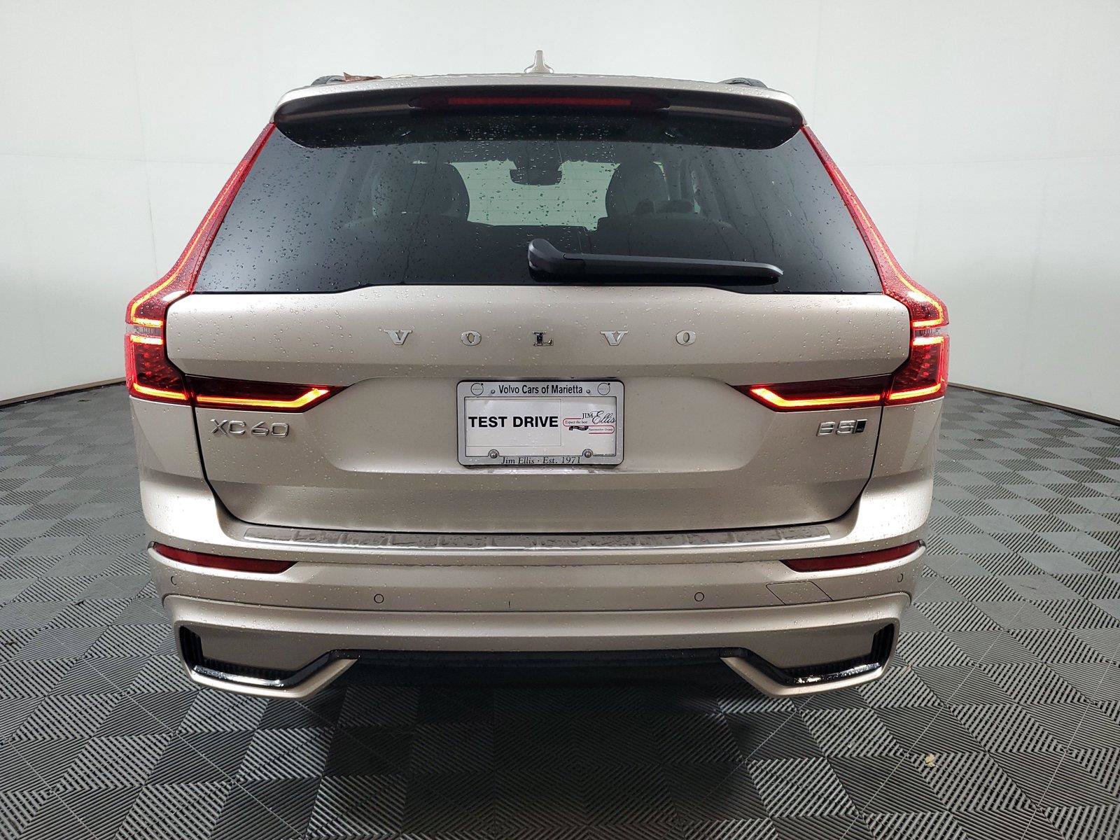 Used 2026 Volvo XC60 B5 Ultra AWD/4WD image 5