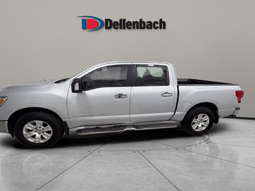 Used 2018 Nissan Titan SV w/ SV Convenience Package AWD/4WD image 2