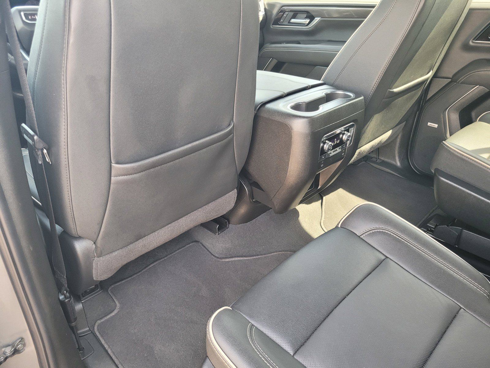 Used 2026 GMC Yukon XL Elevation RWD image 12