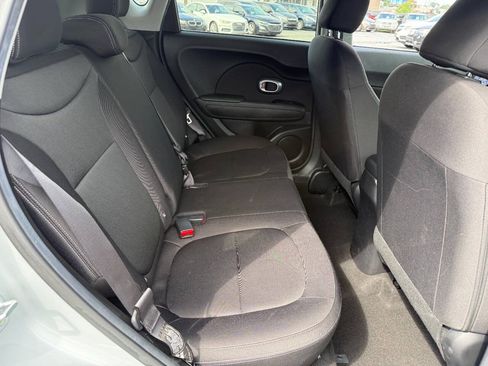 Used 2015 Kia Soul FWD image 26
