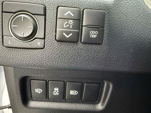 Used 2020 Lexus GX 460 Premium w/ Premium Package AWD/4WD image 23