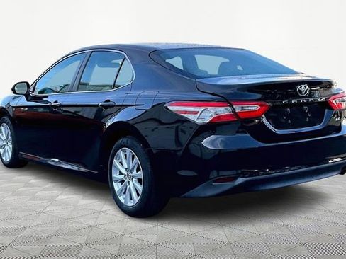 Used 2018 Toyota Camry LE image 4