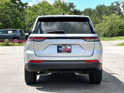 New 2026 Jeep Grand Cherokee Altitude RWD image 14