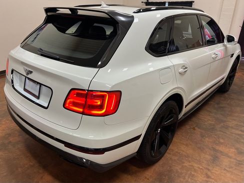 Used 2019 Bentley Bentayga AWD/4WD image 65