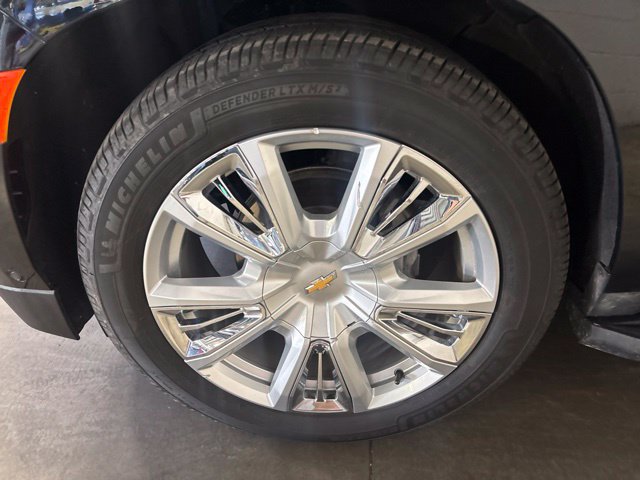 Used 2023 Chevrolet Suburban High Country w/ Advanced Technology Package AWD/4WD image 7