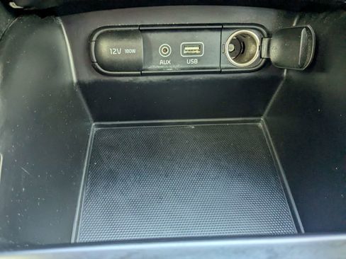 Used 2018 Kia Sorento FWD image 25